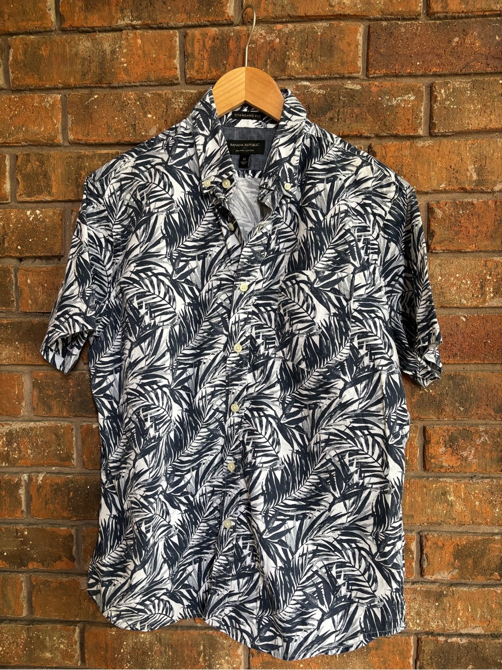Banana Republic Navy & White Tropical Leaf Button-Up Shirt